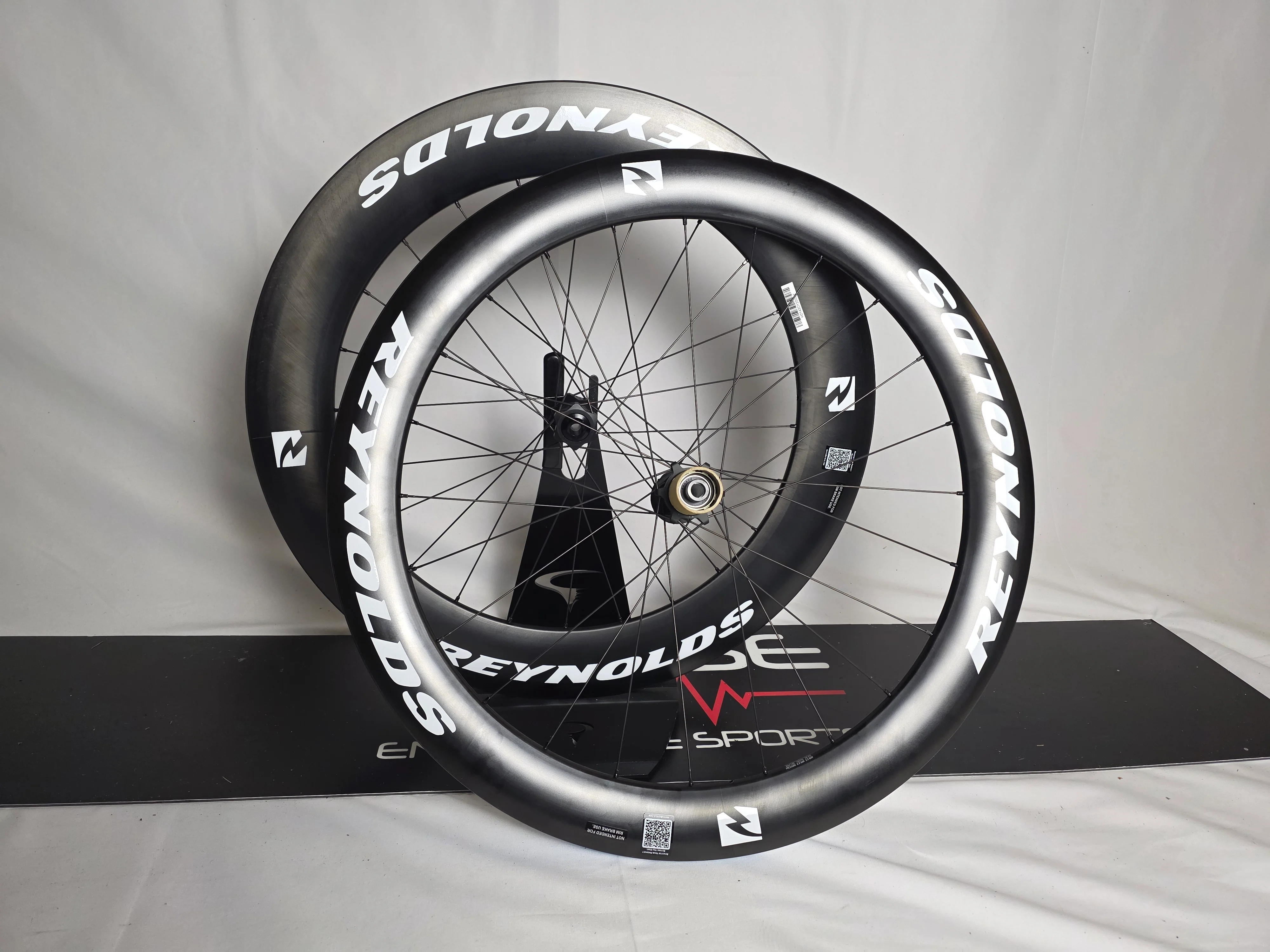 Reynolds AR60 Wheelset (Black, White, No Decals Options) - Image 2