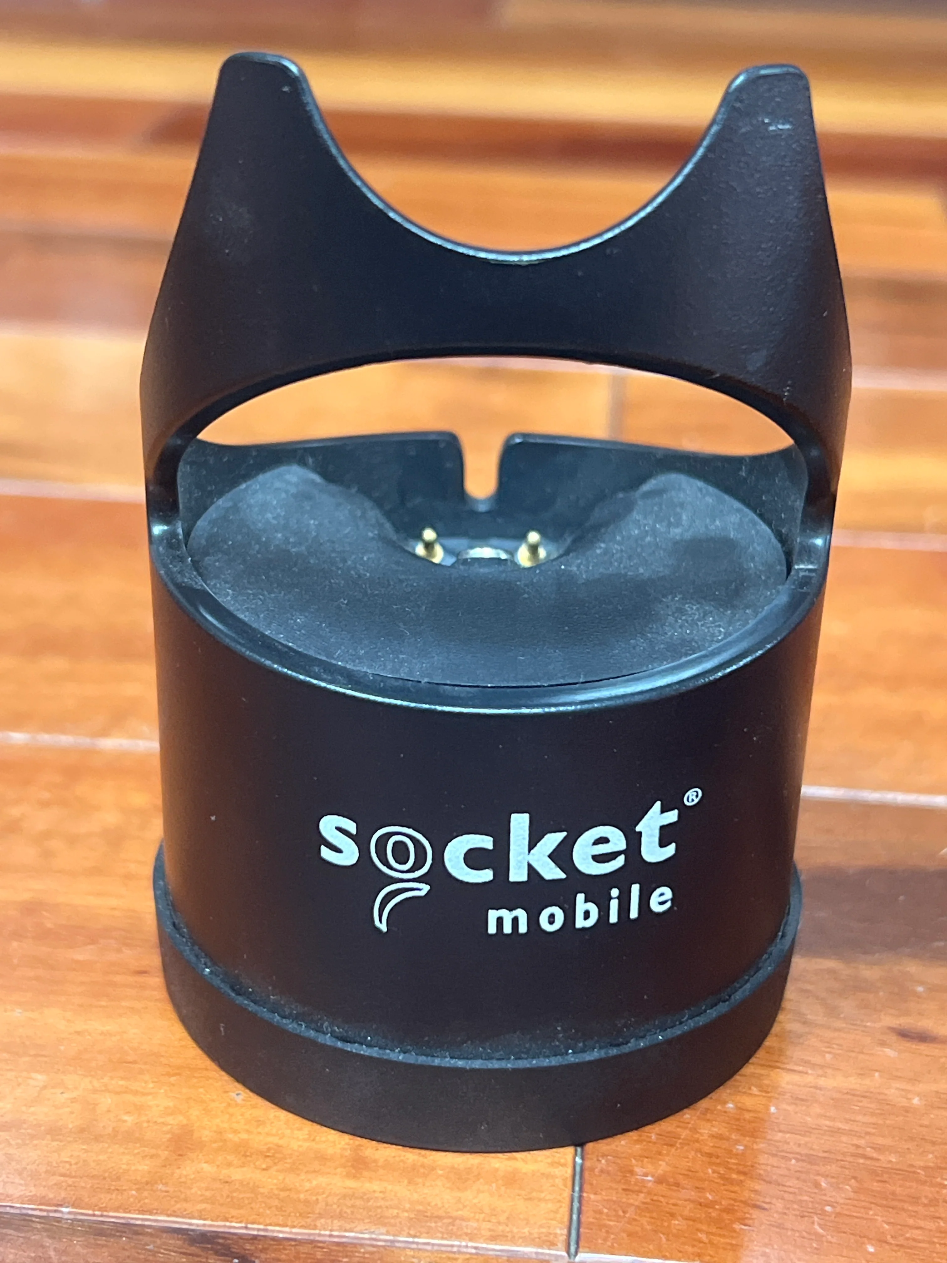 Socket mobile charging dock