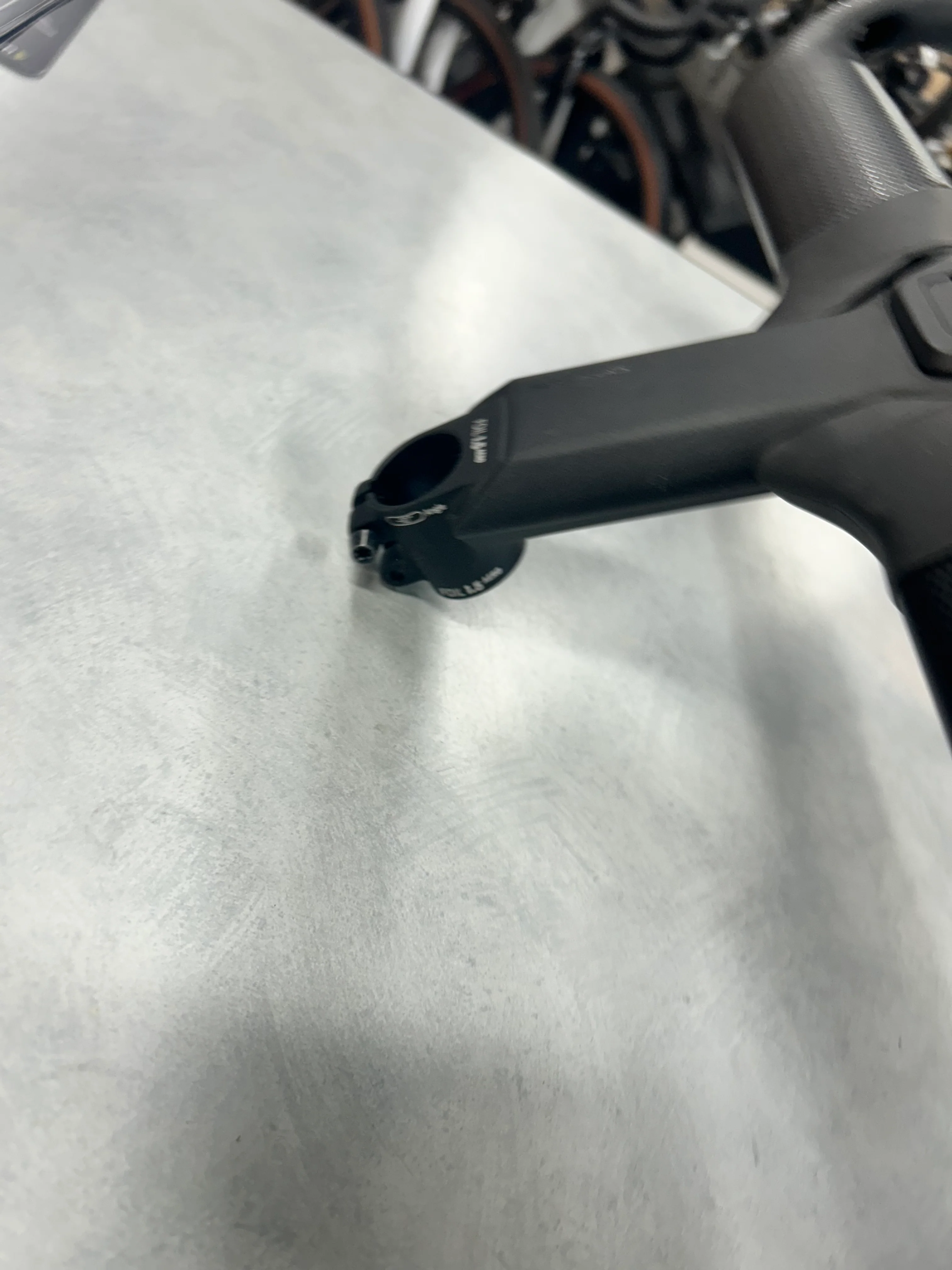 Synchros Creston 1.0 aero handlebar 120/440 with Stem - Image 3