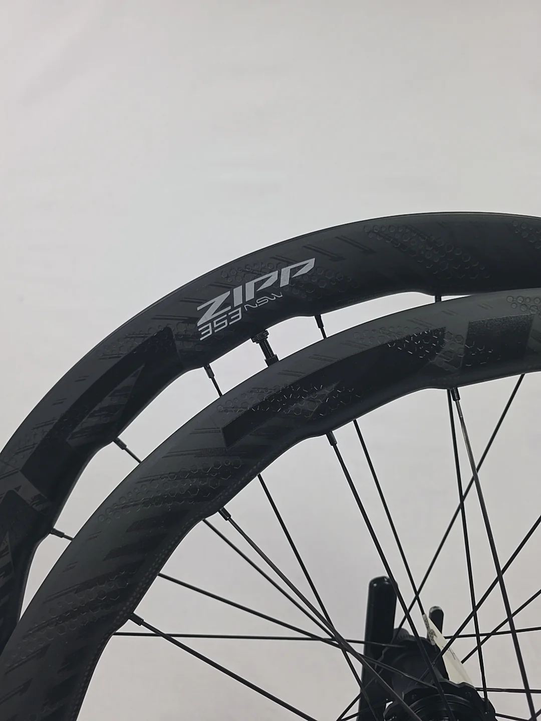 2024 ZIPP 353 NSW Tubeless Disc-Brake Front Wheel - SALE - Image 8