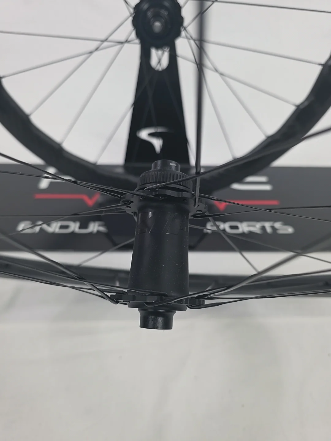 2024 ZIPP 353 NSW Tubeless Disc-Brake Front Wheel - SALE - Image 9