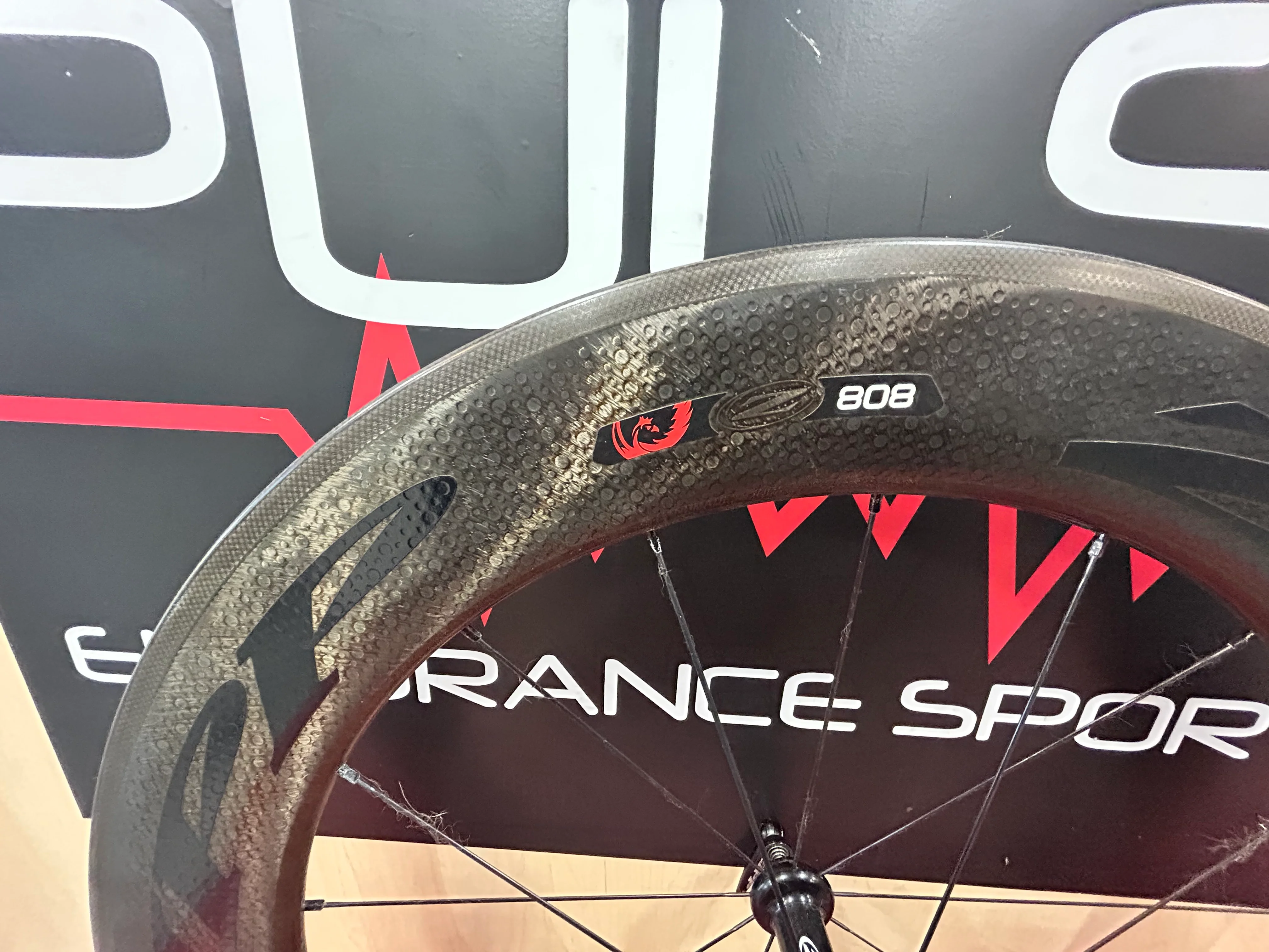 Zipp Disc and 808 Rim Brake Wheelset - 11/12 Speed - Pre Owned Wheels - Image 3
