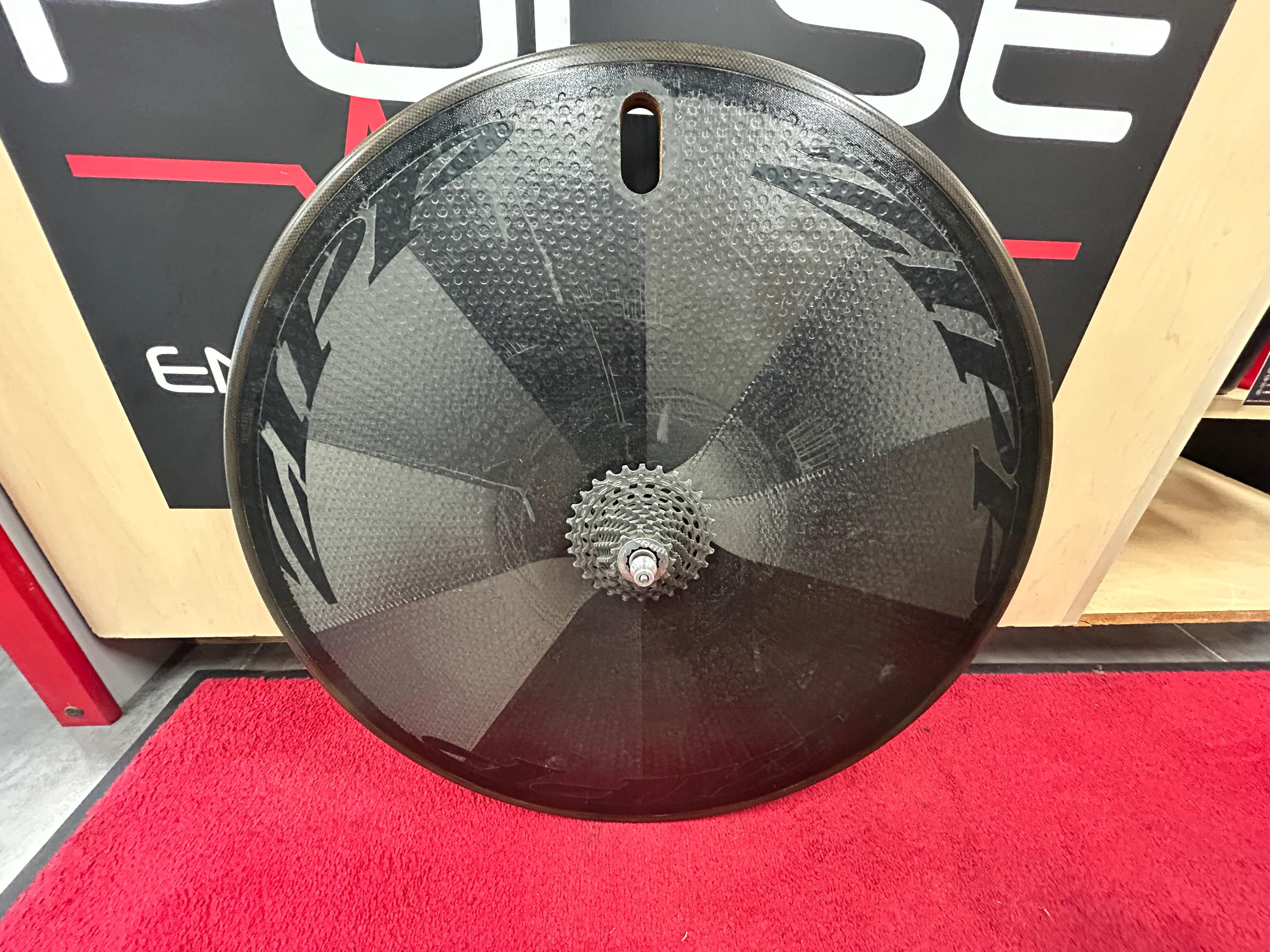 Zipp Disc and 808 Rim Brake Wheelset - 11/12 Speed - Pre Owned Wheels - Image 5